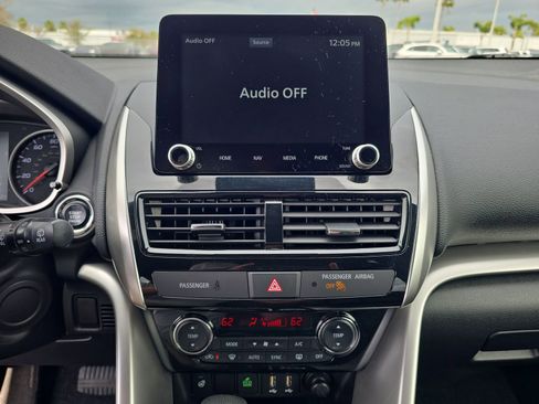 Used 2022 Mitsubishi Eclipse Cross SE image 17