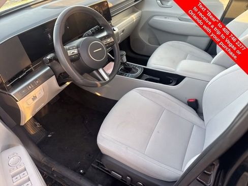 Used 2025 Hyundai Kona SEL image 4