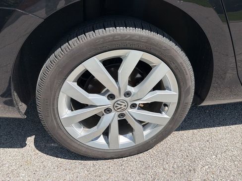 Used 2019 Volkswagen Golf SE FWD image 13