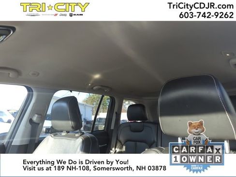 Used 2023 Jeep Grand Cherokee Limited w/ Luxury Tech Group II image 21