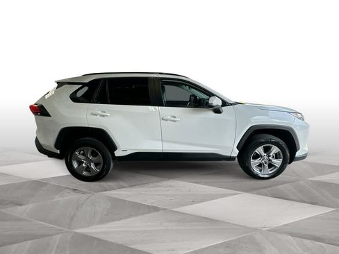 Used 2025 Toyota RAV4 LE AWD/4WD image 9