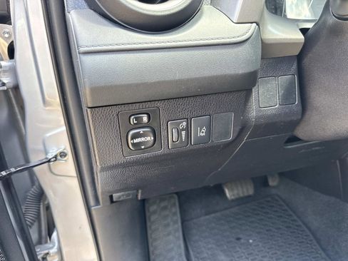 Used 2017 Toyota RAV4 LE FWD image 20