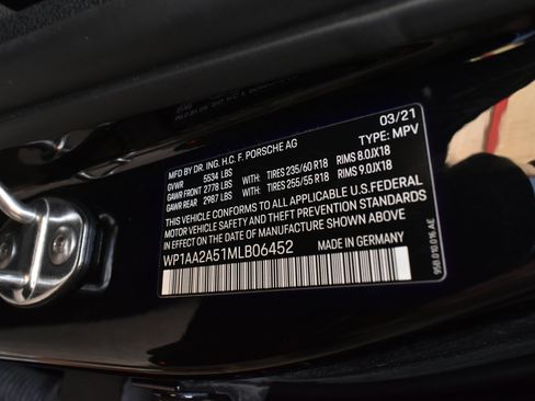 Used 2021 Porsche Macan AWD/4WD image 35