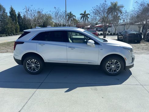 Used 2021 Cadillac XT5 Premium Luxury image 1