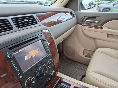 Used 2013 Chevrolet Tahoe LTZ RWD image 24