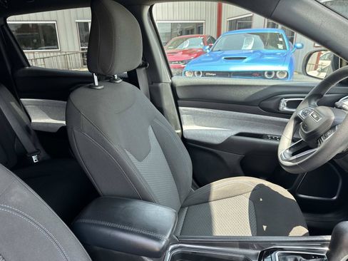 Used 2024 Jeep Compass Sport AWD/4WD image 10