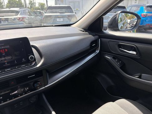 Used 2025 Nissan Rogue SV FWD image 37
