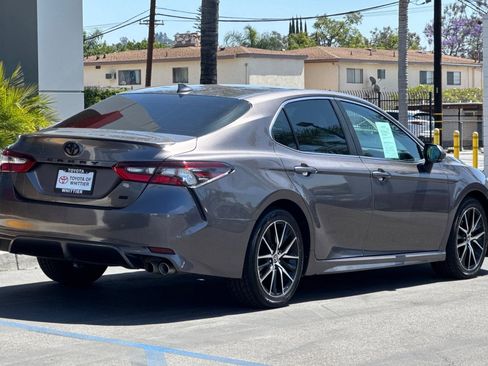 Certified 2022 Toyota Camry SE image 5