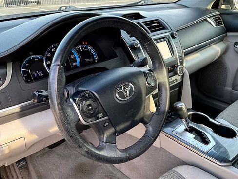 Used 2013 Toyota Camry LE image 14