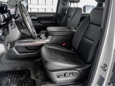 Used 2025 Chevrolet Silverado 2500 LTZ w/ LTZ Convenience Package AWD/4WD image 29