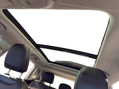 Used 2019 Jeep Compass Altitude AWD/4WD image 15