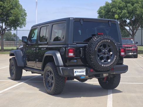 Used 2023 Jeep Wrangler Unlimited w/ Cold Weather Group AWD/4WD image 5