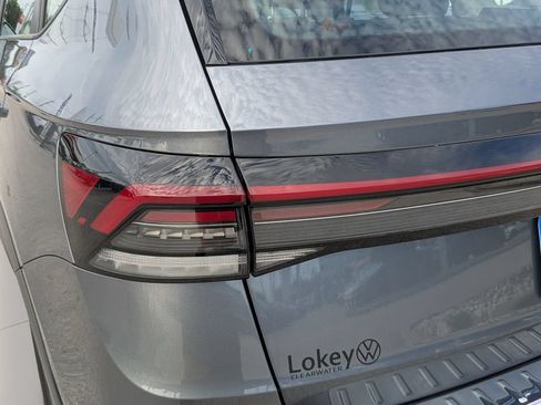 Certified 2025 Volkswagen Taos S FWD image 8