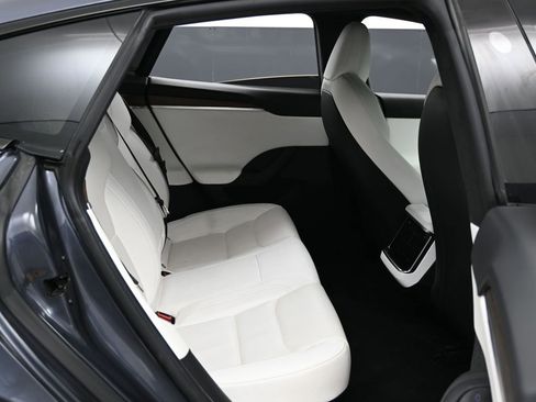Used 2022 Tesla Model S image 39