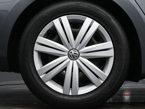 Used 2017 Volkswagen Jetta S image 9