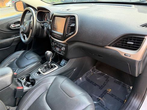 Used 2016 Jeep Cherokee Limited FWD image 35