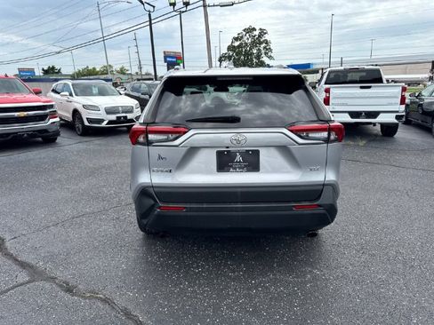 Used 2020 Toyota RAV4 XLE FWD image 4