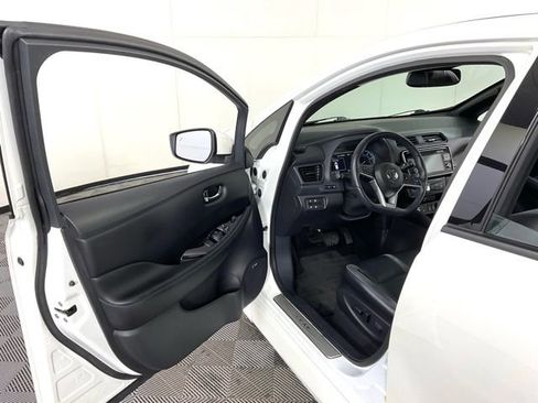 Used 2018 Nissan Leaf SL w/ SL Technology Package image 24
