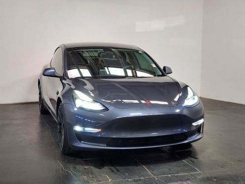 Used 2022 Tesla Model 3 Performance image 2