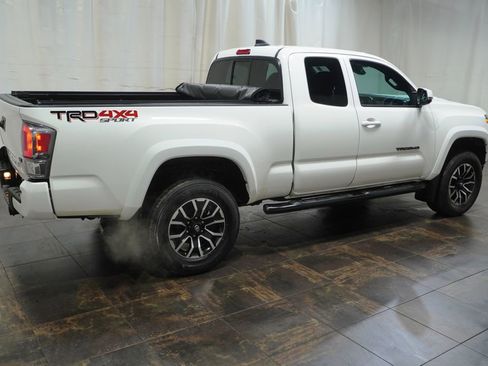 Used 2023 Toyota Tacoma TRD Sport w/ Technology Package image 4