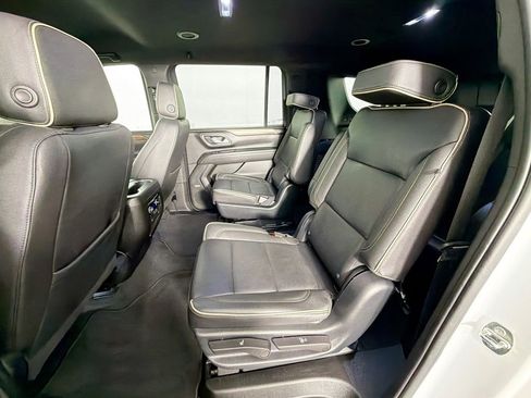 Used 2023 Chevrolet Suburban Premier image 26