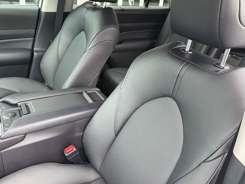 Used 2025 Toyota Grand Highlander FWD image 29