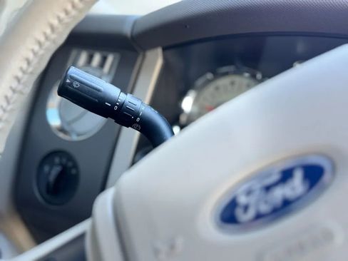 Used 2011 Ford Expedition EL XLT image 27