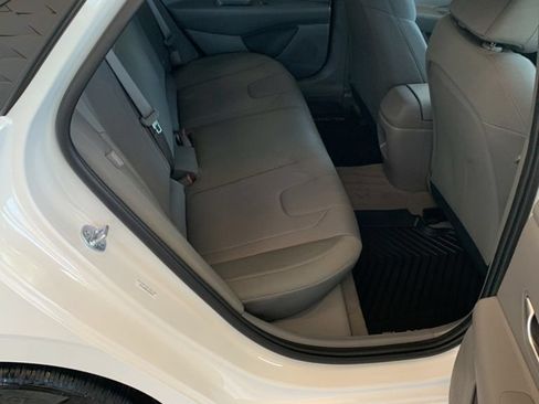 New 2026 Hyundai Elantra SE FWD image 9