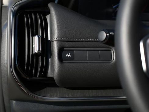 New 2026 Nissan Armada SV image 10