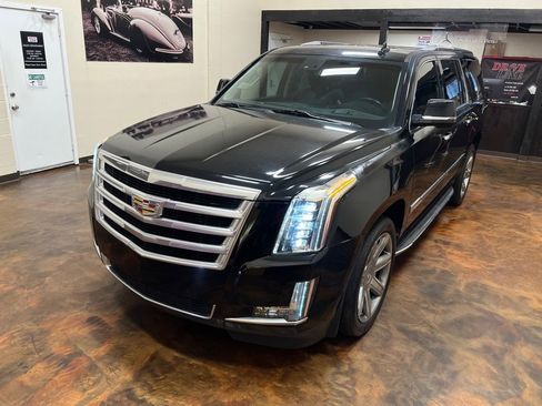 Used 2015 Cadillac Escalade ESV Luxury image 46