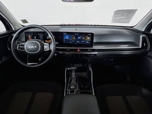 Used 2025 Kia Sorento LX FWD image 23