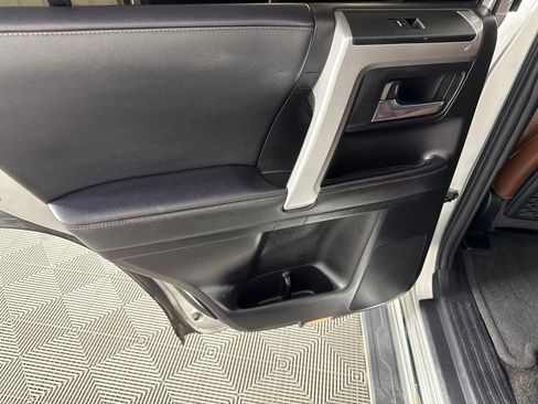 Used 2022 Toyota 4Runner Limited AWD/4WD image 31