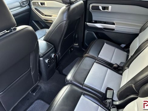 Used 2024 Ford Explorer XLT w/ Equipment Group 202A image 14