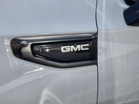 Certified 2024 GMC Yukon AT4 w/ Technology Package AWD/4WD image 5