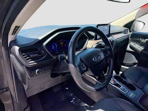 Used 2020 Ford Escape Titanium AWD/4WD image 9
