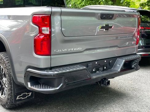 Used 2024 Chevrolet Silverado 1500 ZR2 w/ Technology Package AWD/4WD image 36