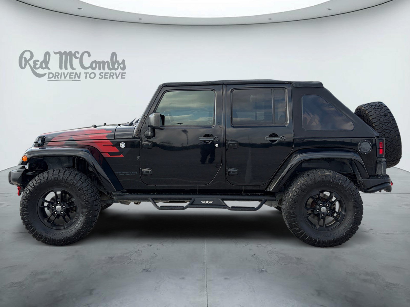 Used 2017 Jeep Wrangler Unlimited Sahara AWD/4WD image 8