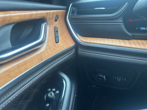 Used 2021 Jeep Grand Cherokee L Summit image 26