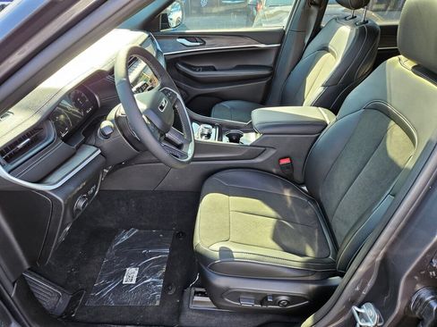 New 2026 Jeep Grand Cherokee L 4WD image 15