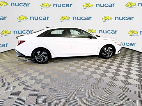 Certified 2025 Hyundai Elantra Sport FWD image 8