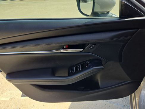 Used 2024 MAZDA MAZDA3 s FWD image 12