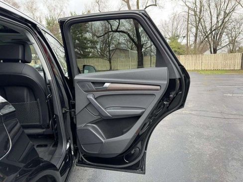 Used 2022 Audi Q5 2.0T Premium image 24