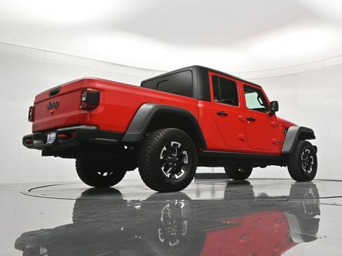Used 2026 Jeep Gladiator Rubicon AWD/4WD image 40