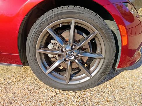 Used 2020 MAZDA MX-5 Miata RF Grand Touring RWD image 21