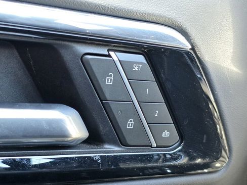 Used 2025 Chevrolet Tahoe Z71 AWD/4WD image 33