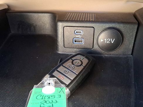 Used 2022 Ford Escape Titanium w/ Class II Trailer Tow Package image 27