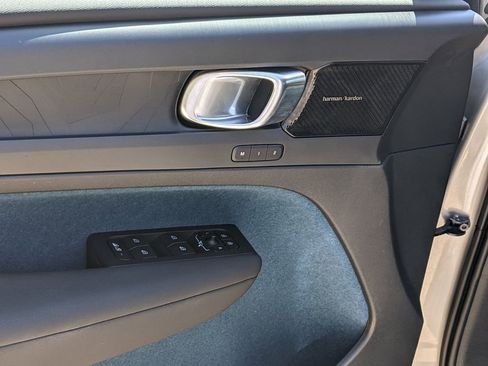 Certified 2023 Volvo XC40 Recharge Ultimate AWD/4WD image 10