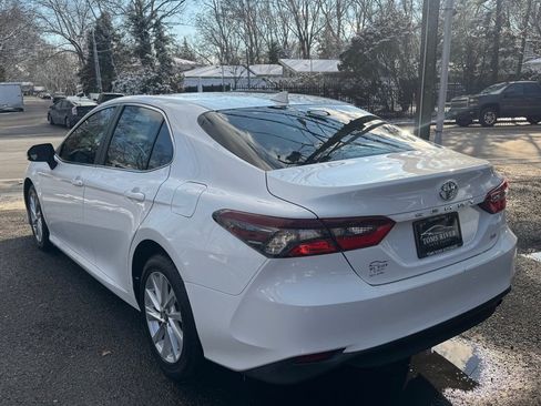 Used 2023 Toyota Camry LE image 3