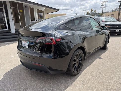 Used 2023 Tesla Model Y Long Range AWD/4WD image 7