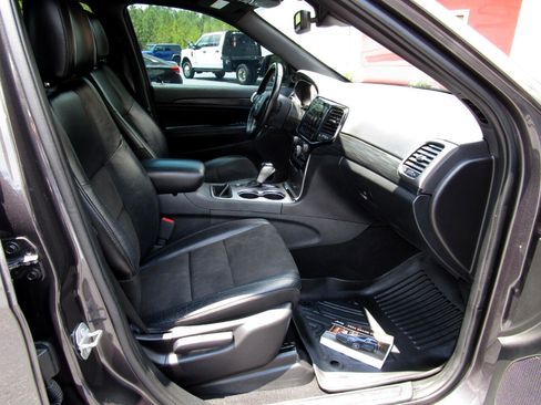 Used 2020 Jeep Grand Cherokee Altitude image 28